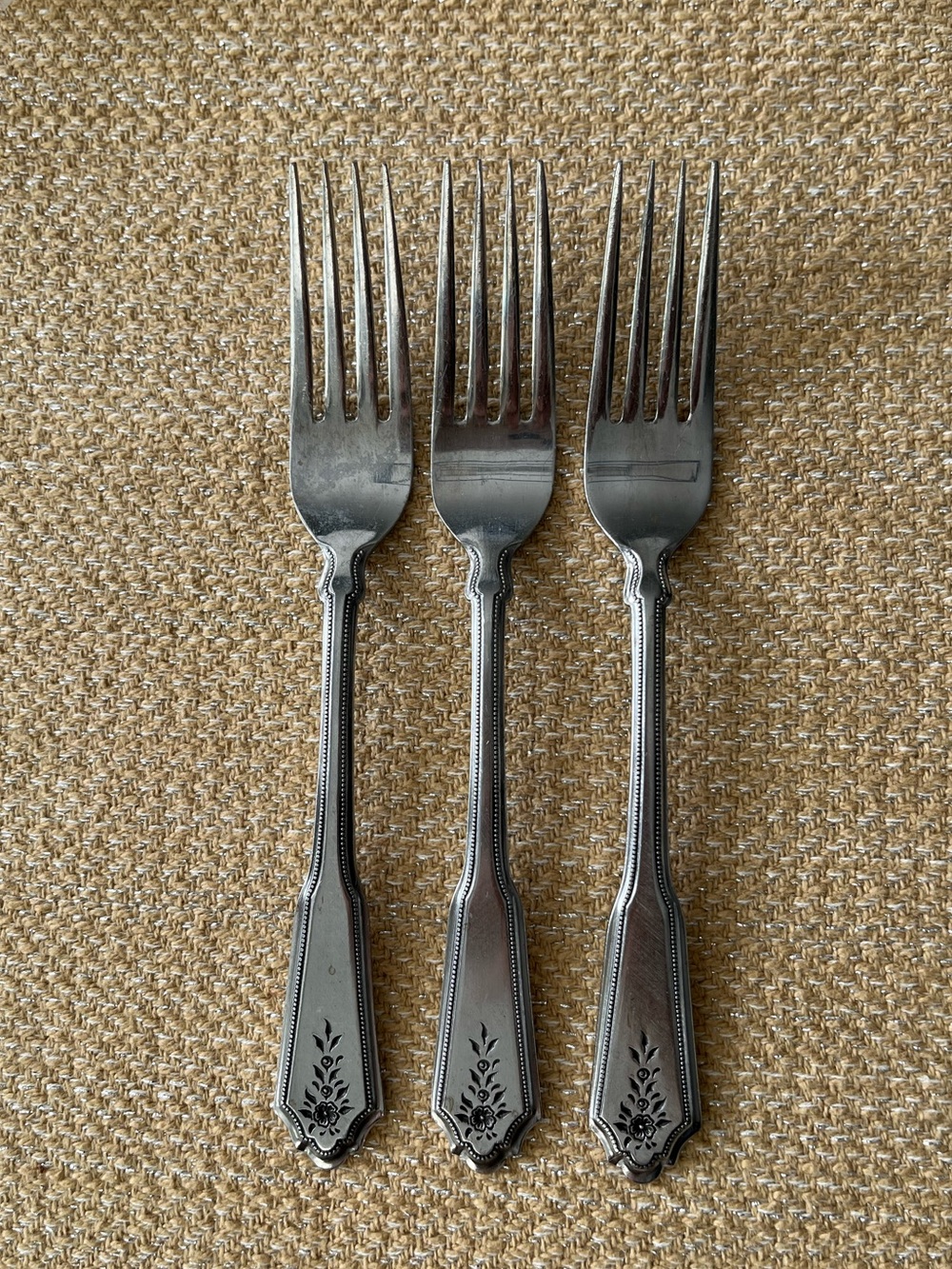 Norcrest-Brentwood (Stainless)
by Rogers STANLEY ROBERTS Dinner Forks (3)